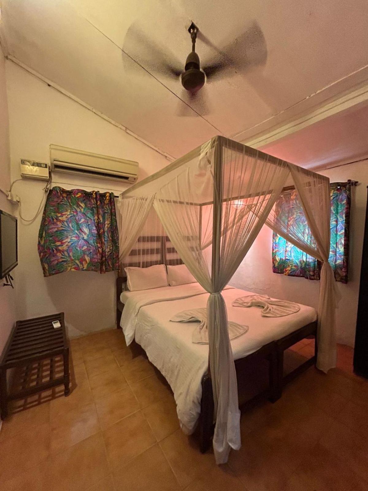 Ocean View Goan Beach House Calangute Exterior photo